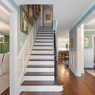 Mt Lookout new open entry hall and staircase dark wood with white risers